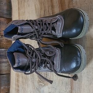 Boys Size 2 Nautica Boots